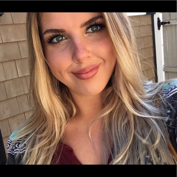 Meet your Posher, Stephanie - Picture 1 of 1